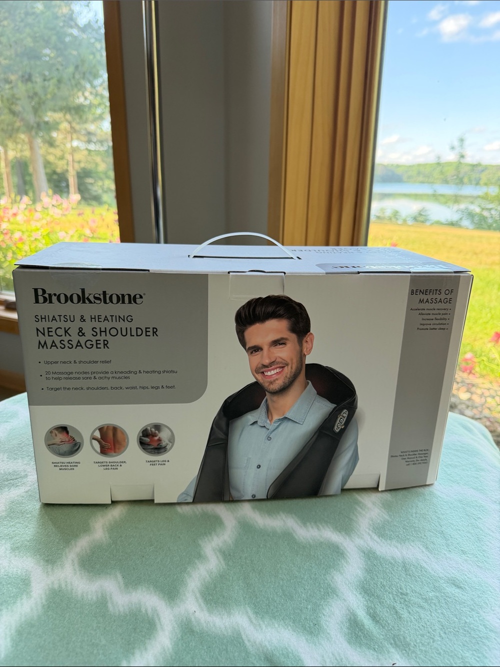 NWT Brookstone Black Shiatsu and Heat Neck & Shoulder Massager